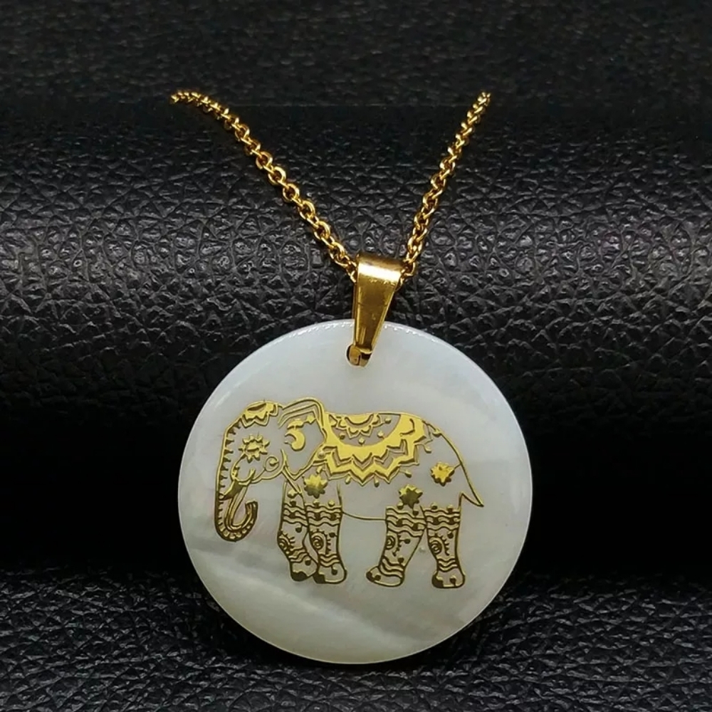 Boho Elephant Shell Pendant Necklace ✴